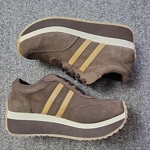 Aquagirl size 6 laceup Suede Platform Sneaker chunky stripe Retro Athleisure NEW